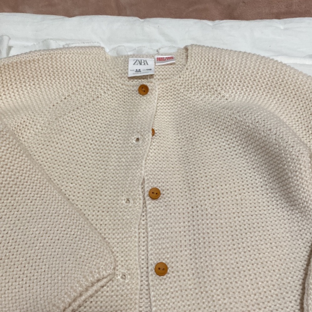 Zara - Picture 2 of 2
